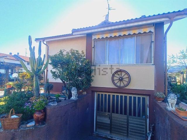 Casa in vendita a Cisano Sul Neva, Liguria