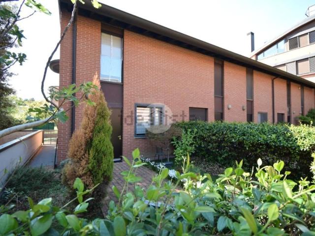 Casa in vendita a Omate, Agrate Brianza