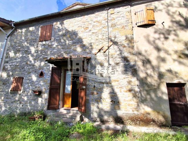 Casa in vendita a Pratovecchio Stia, Lonnano