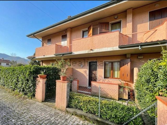 Casa in vendita a Montignoso, Toscana