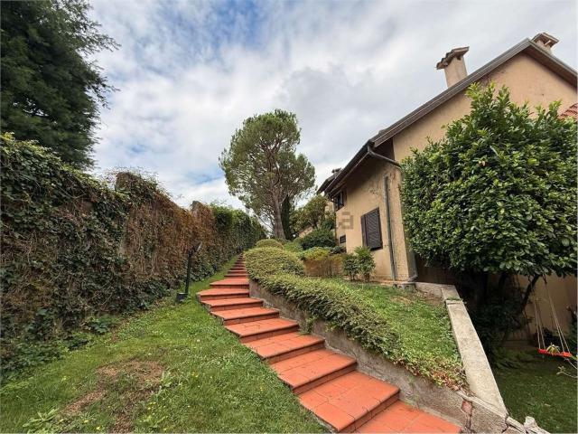 Casa in vendita a Barlassina, Lombardia