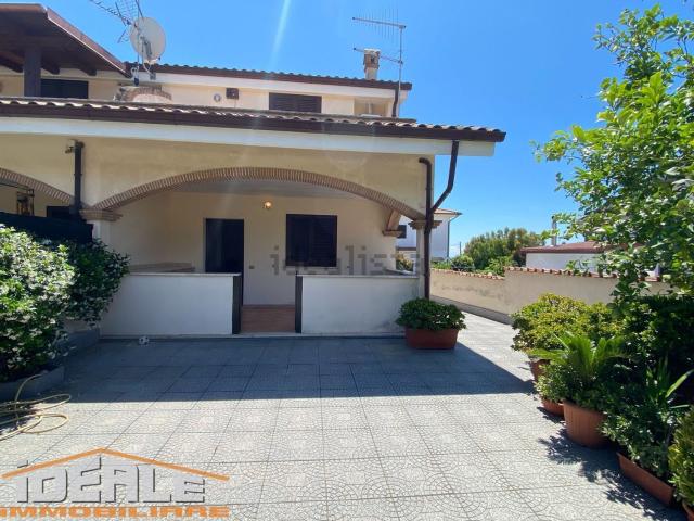 Casa in vendita a Marina di Tor San Lorenzo, Roma Capitale