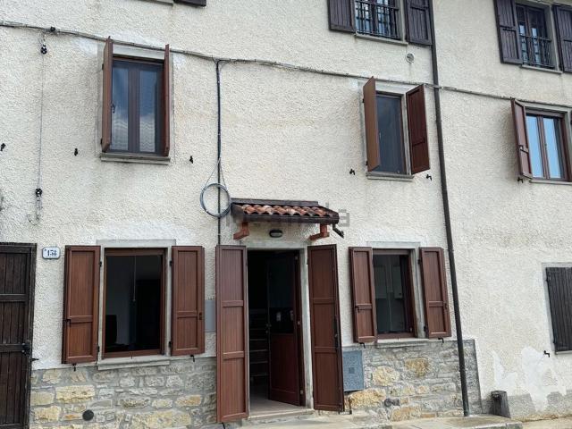 Casa in vendita a Tizzano Val Parma, Reggio Emilia