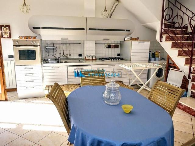 Casa in vendita a Ronchi, Massa