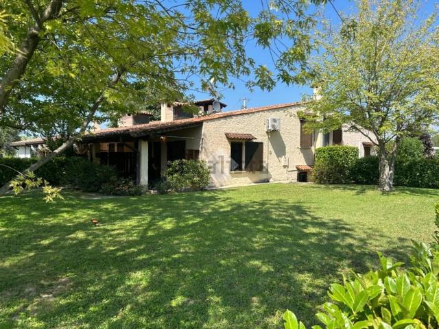 Casa in vendita a Pozzolengo, Lombardia