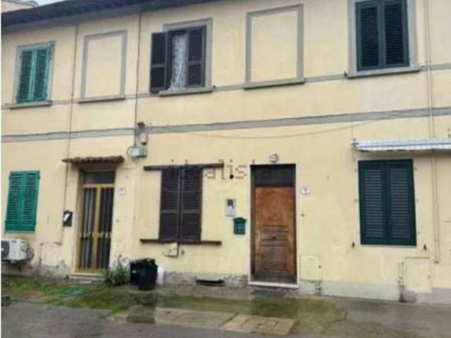 Casa in vendita a Prato, Toscana
