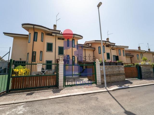 Casa in vendita a Sabaudia, Lazio