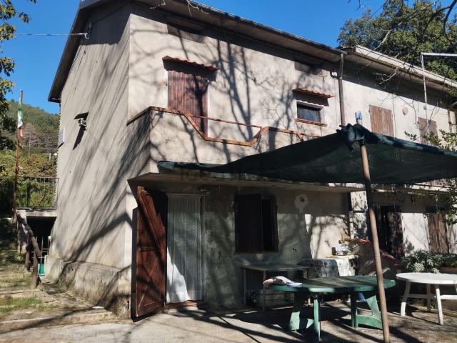 Casa in vendita a Massa, Massa-Carrara