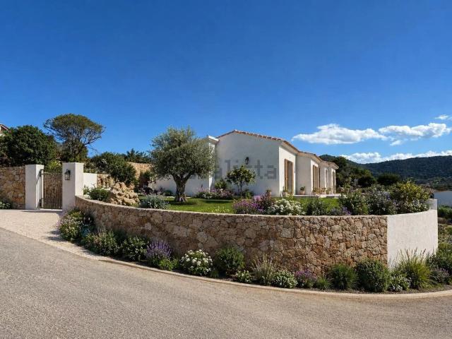 Casa in vendita a Porto Ainu, Agrustos