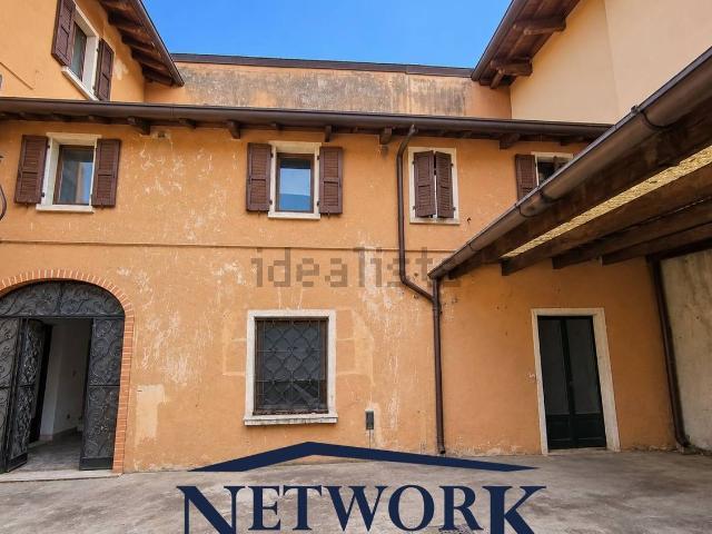 Casa in vendita a Lonato del Garda, Brescia