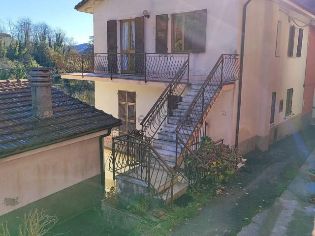 Casa in vendita a Lumarzo