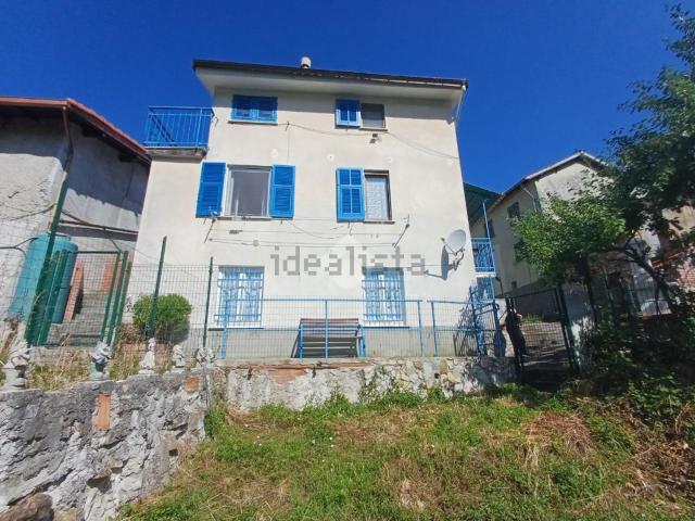 Casa in vendita a Vobbia, Liguria