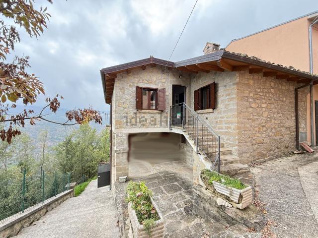Casa in vendita a Rocca Santa Maria, Abruzzo