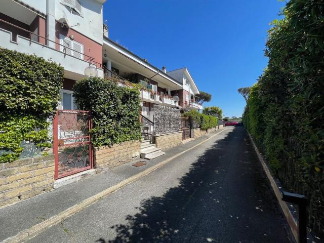 Casa in vendita a Axa, Roma Capitale