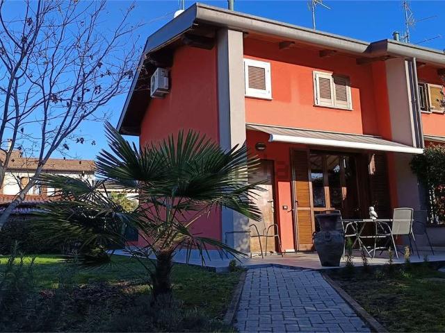 Casa in vendita a Cadorago, Lombardia