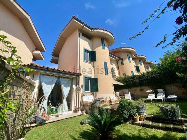 Casa in vendita a Bella Farnia, Sabaudia