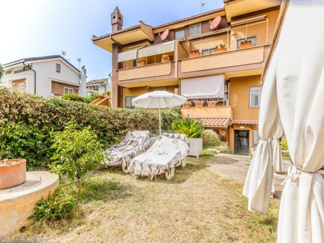 Casa in vendita a Acilia Sud, Roma