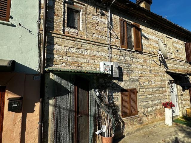 Casa in vendita a Carrara, Marche