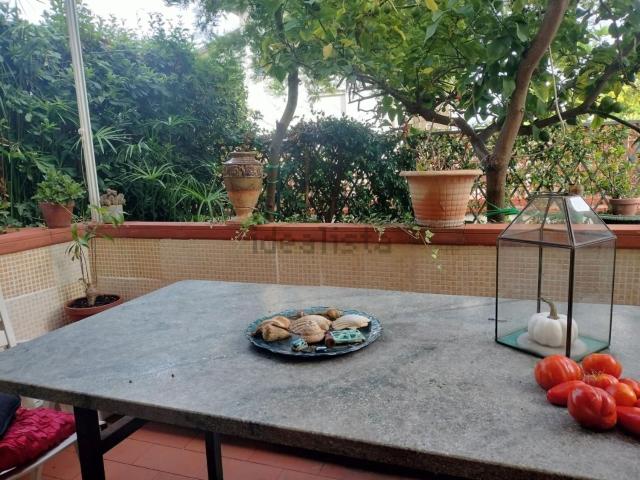Casa in vendita a Marina di Massa, Marina Di Massa