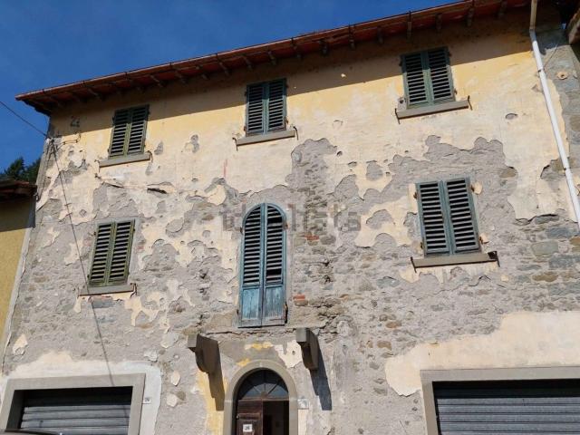 Casa in vendita a Pratovecchio Stia, Stia