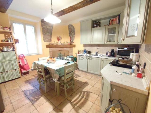 Casa in vendita a Castagnola, Marina Di Massa