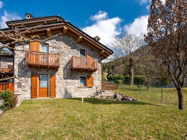 Casa in vendita a Gromo, Lombardia