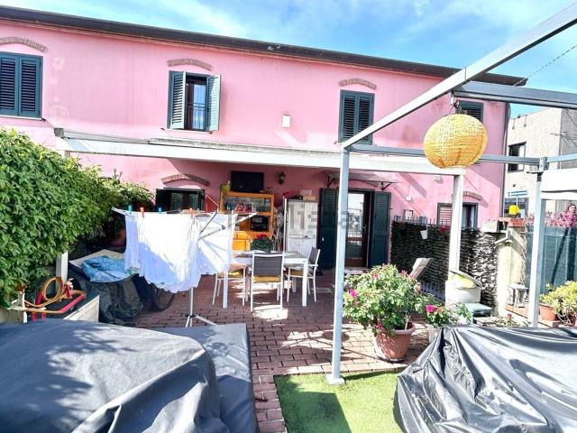 Casa in vendita a Sarzana, Liguria
