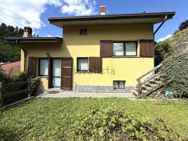 Casa in vendita a Magreglio, Lombardia