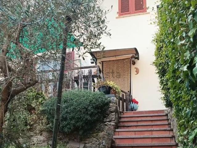Casa in vendita a L'Annunziata, Luni