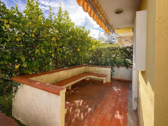 Casa in vendita a Marina di Massa, Marina Di Massa