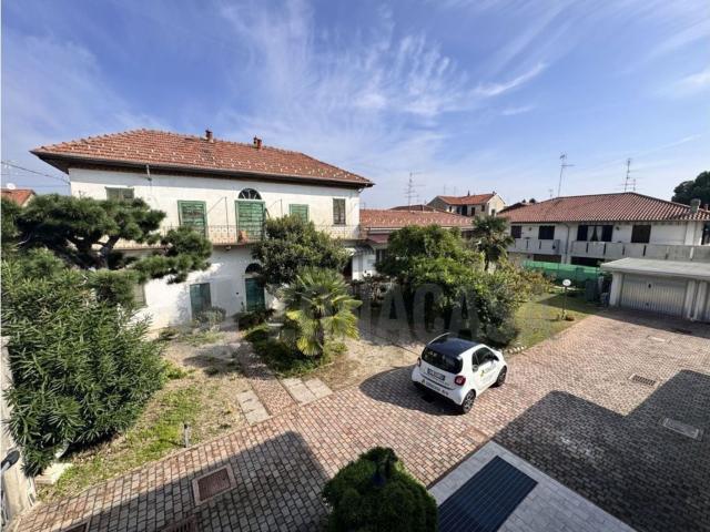 Casa in vendita a Lonate Pozzolo, Lombardia