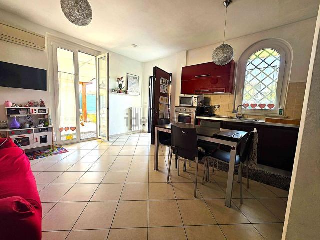 Casa in vendita a Marina di Massa, Marina Di Massa