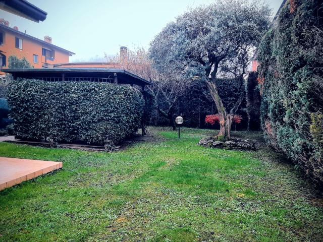 Casa in vendita a Beverate, Brivio