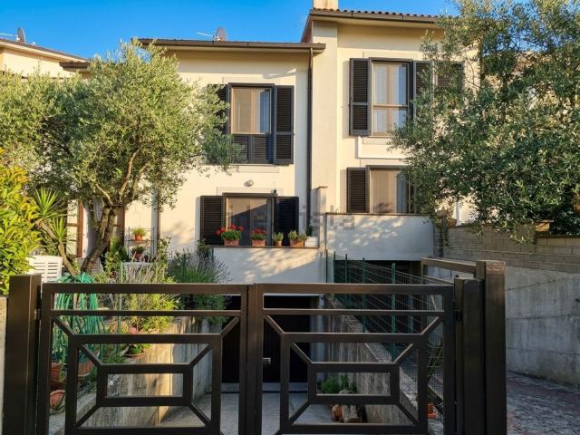 Casa in vendita a Montefiascone, Viterbo