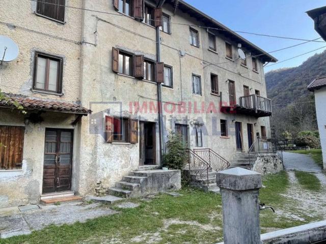Casa in vendita a Posina, Veneto