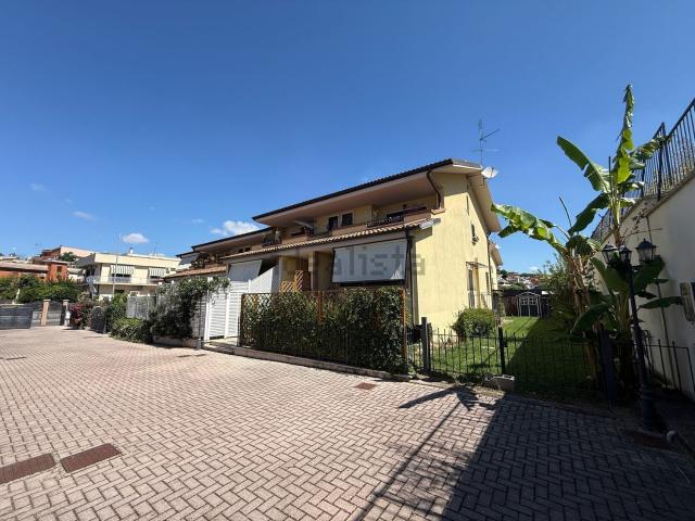 Casa in vendita a Pantan Monastero, Roma Capitale