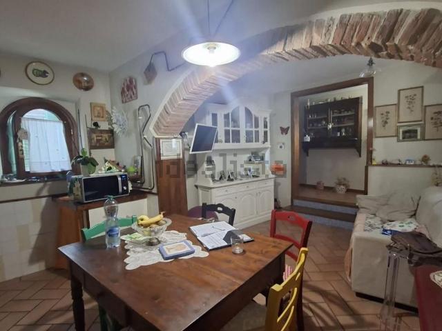 Casa in vendita a Terricciola