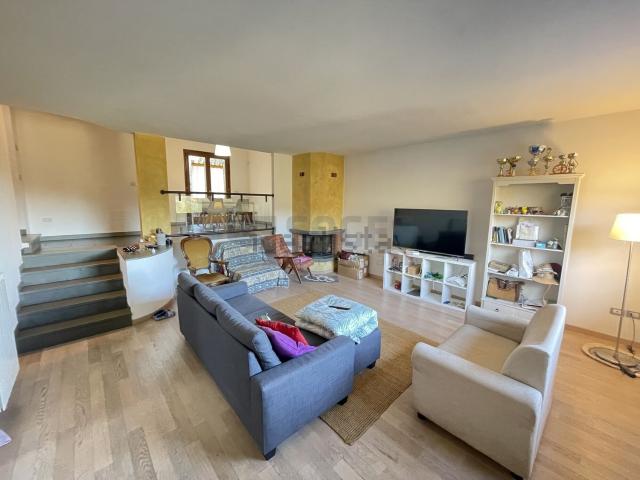 Casa in vendita a Unione di Comuni Valdarno e Valdisieve, Reggello