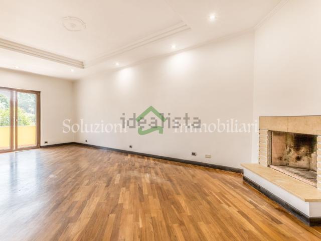 Casa in vendita a Marina di Tor San Lorenzo, Roma Capitale