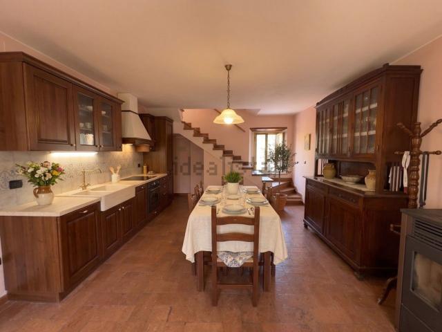 Casa in vendita a Casteldilago, Arrone