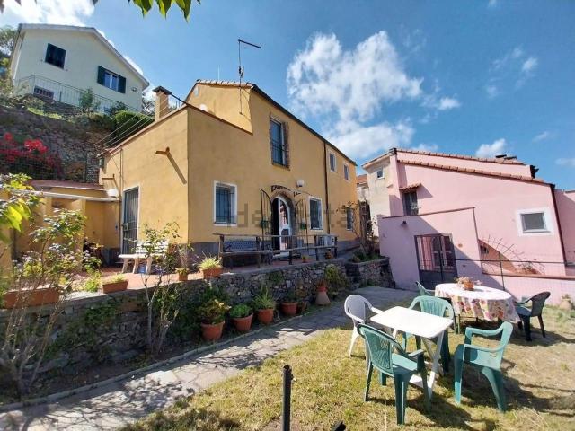 Casa in vendita a Quiliano, Liguria