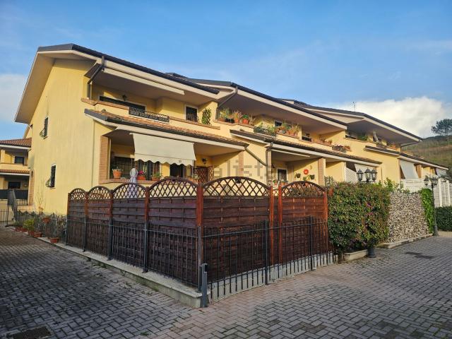 Casa in vendita a Pantan Monastero, Roma