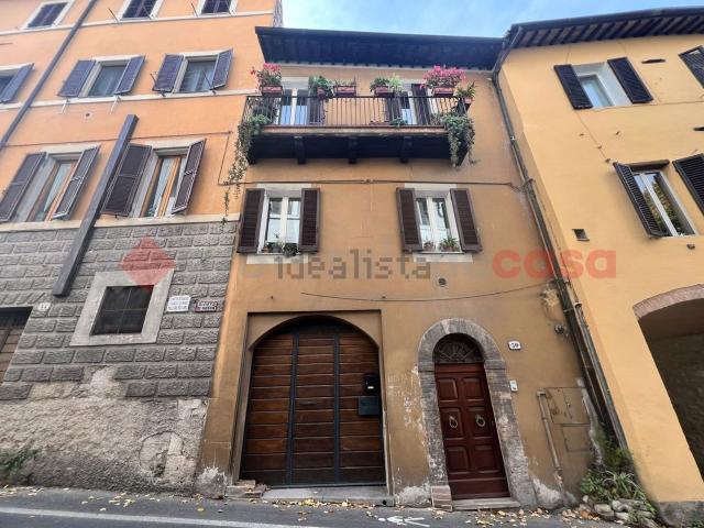 Casa in vendita a Spoleto, Umbria