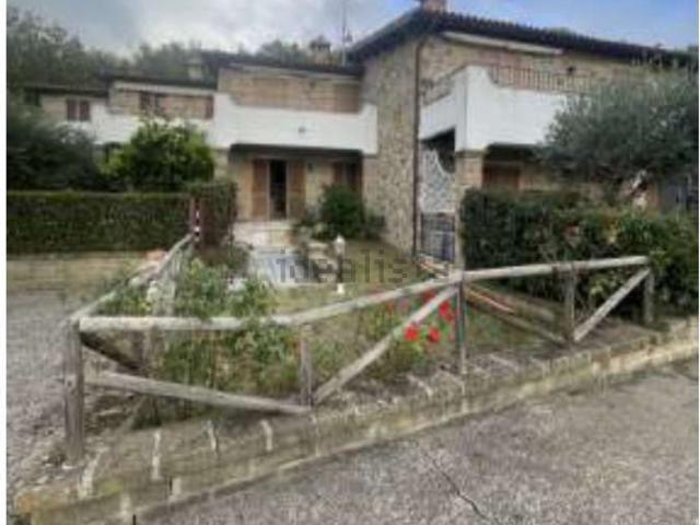 Casa in vendita a Catabbio, Semproniano