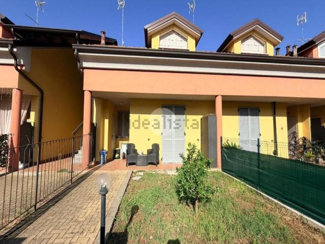 Casa in vendita a Voghera, Lombardia