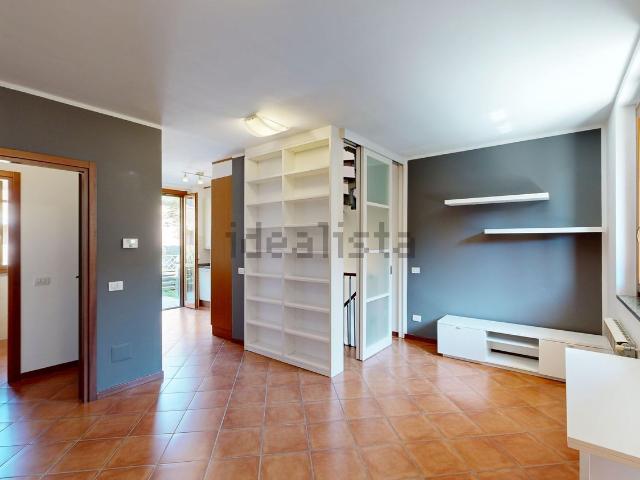 Casa in vendita a Lonate Ceppino, Lombardia
