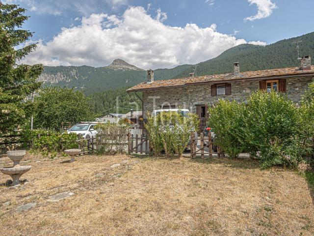 Casa in vendita a Antey Saint André, Aosta