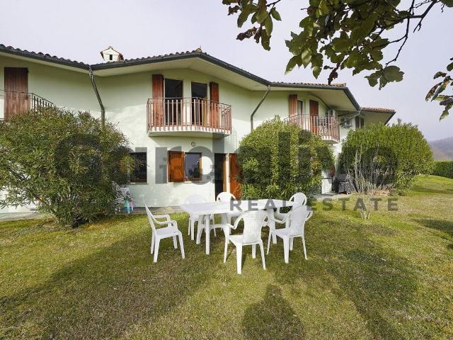 Casa in vendita a Padenghe Sul Garda, Lombardia