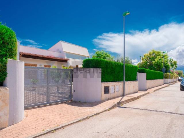 Casa in vendita a Puglia, Bari