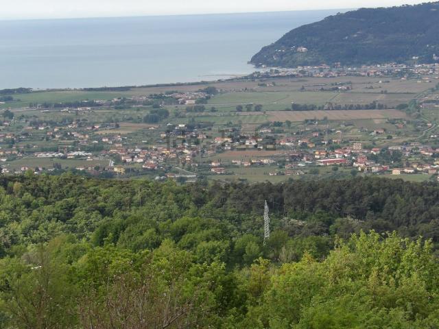 Casa in vendita a L'Annunziata, Luni